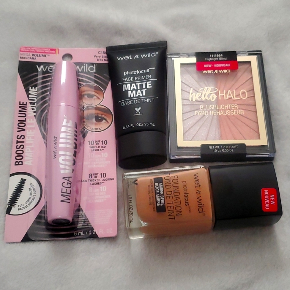 NWT Wet & Wild Makeup